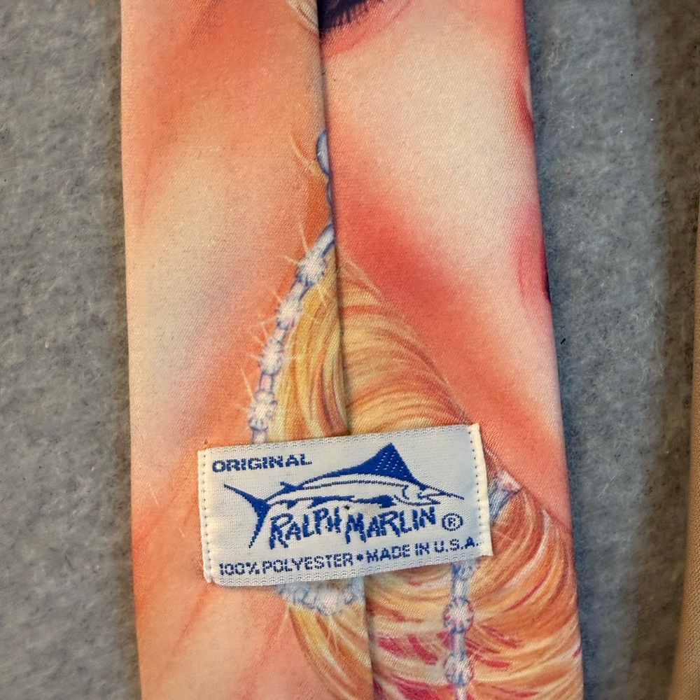 Vintage 1991 "PORTRAIT OF
MARILYN" by Ralph Marlin Neck Tie - Picture 2 of 4